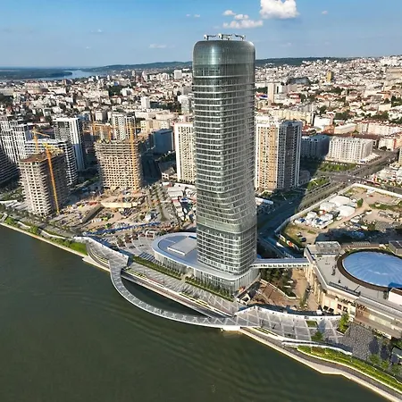 Waterfront Luxury 아파트